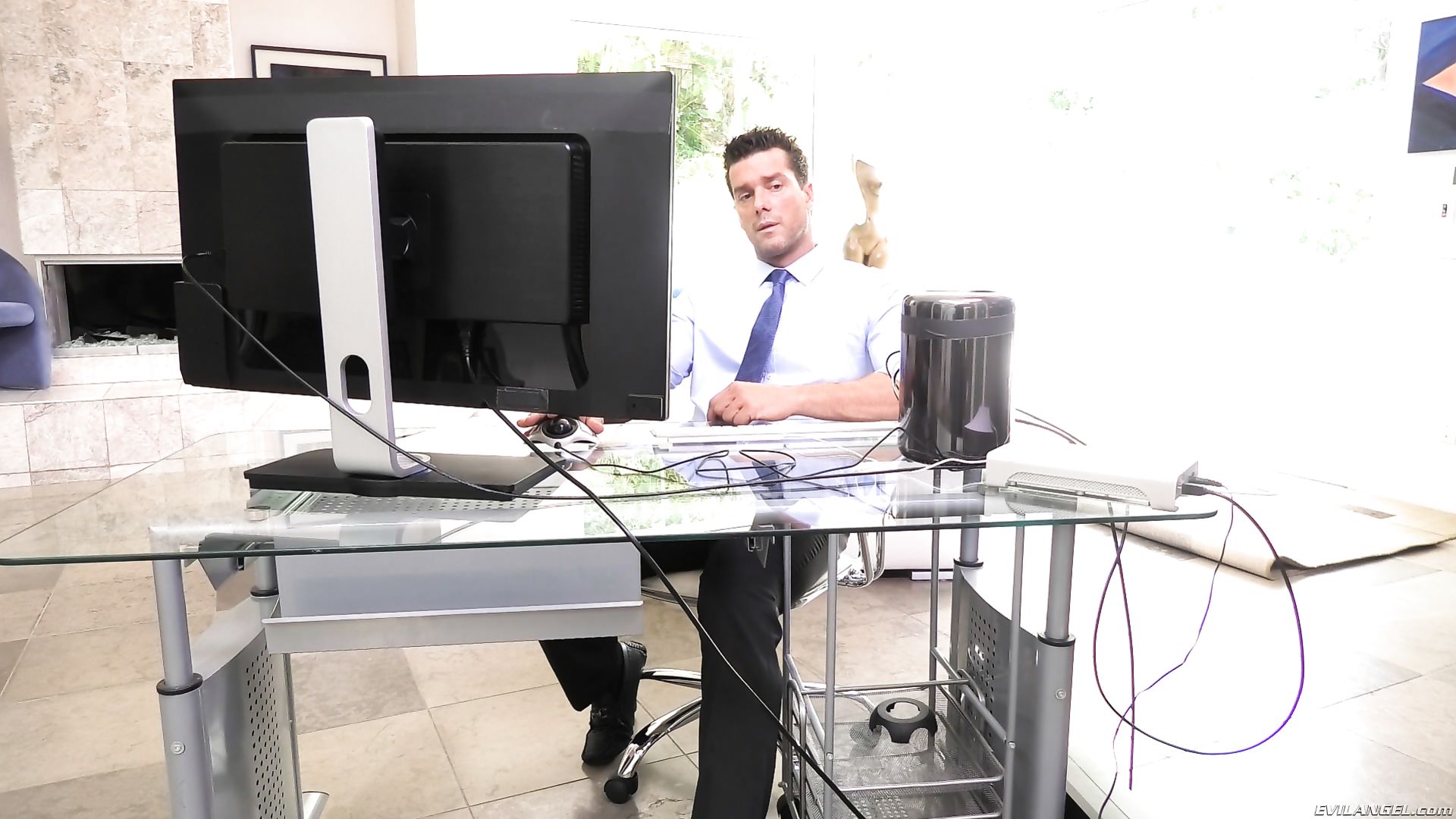 Anal Submission: Leigh Gapes, Squirts