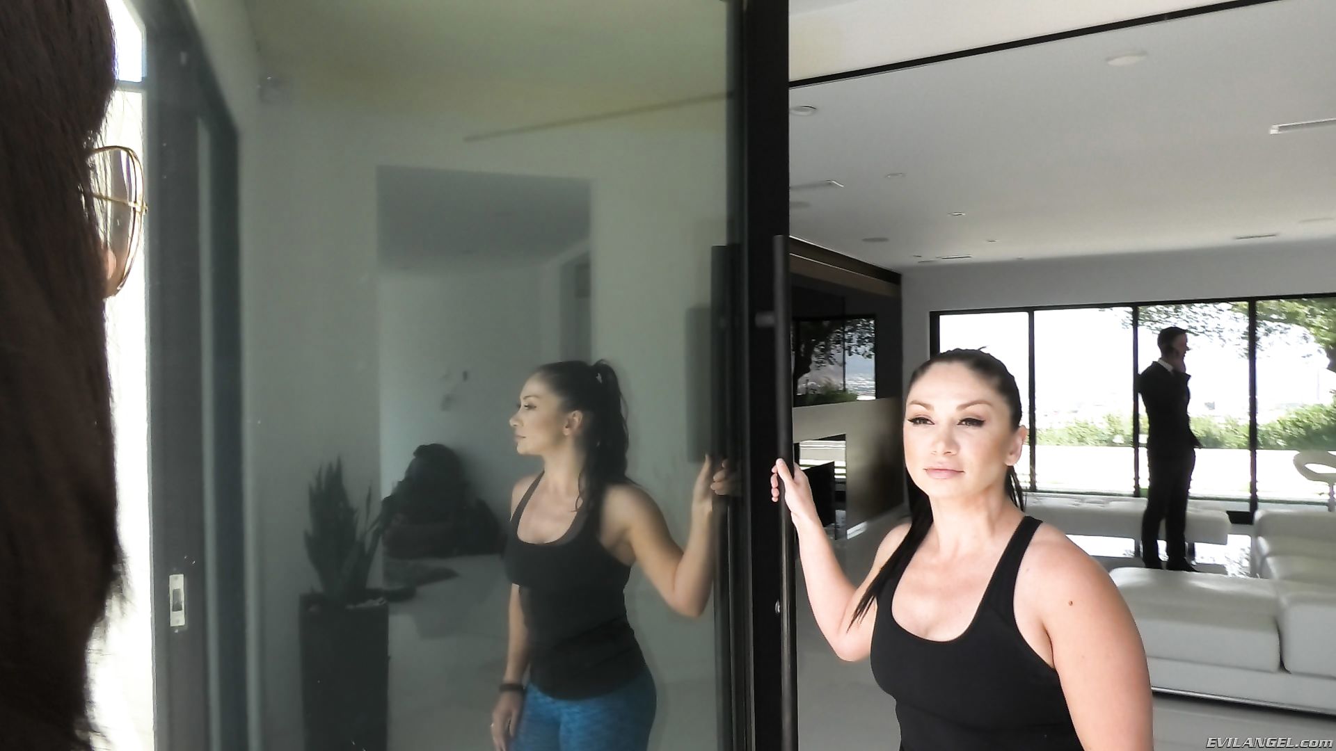 Anal Submission: Leigh Gapes, Squirts