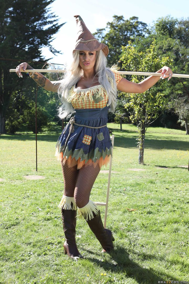 Sex With The Scarecrow