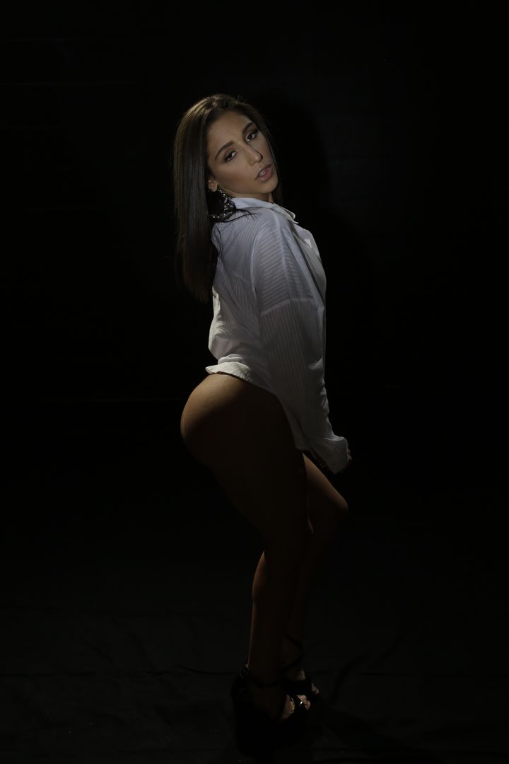 Highlighting Her Curves