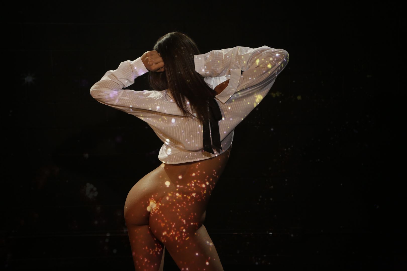 Highlighting Her Curves