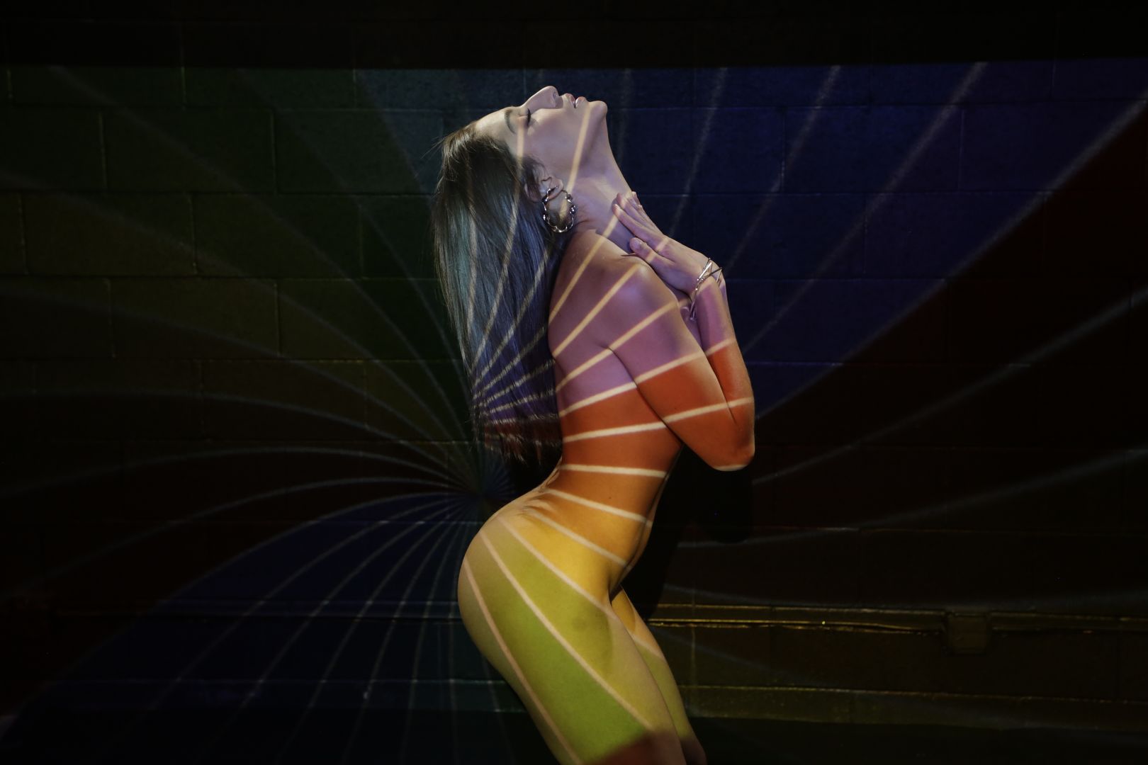 Highlighting Her Curves