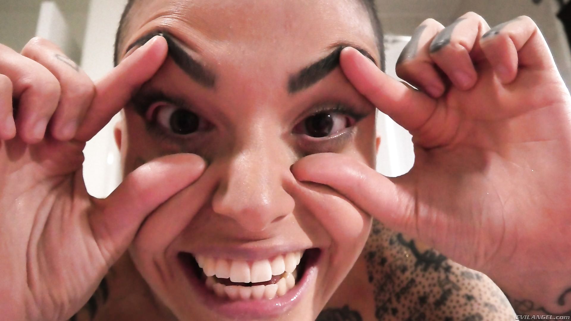 DP 3-Way: Split-Tongued Leigh Squirts!