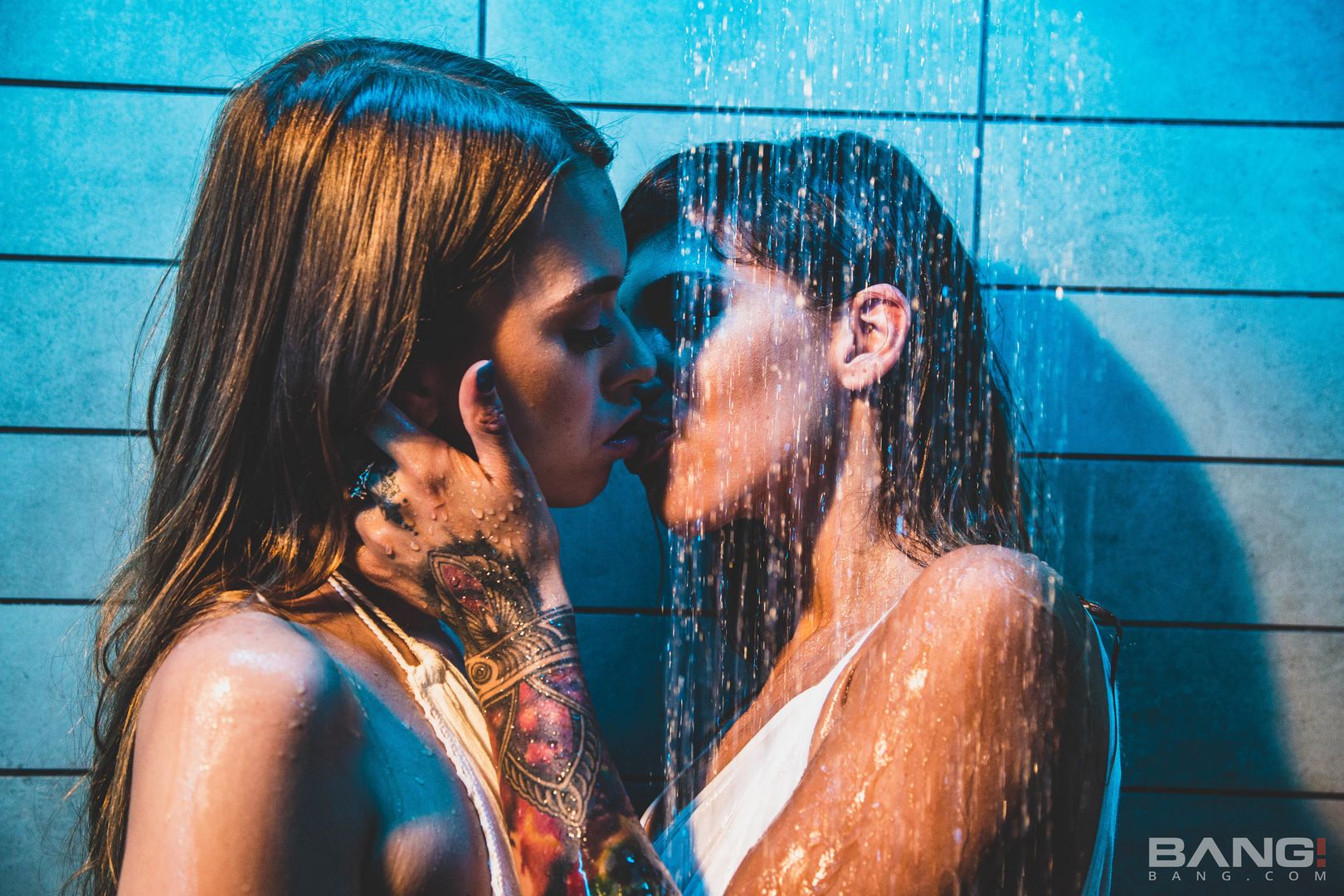 Jill Kassidy & Kitty Karrera Share Each Other And A Big Dick!