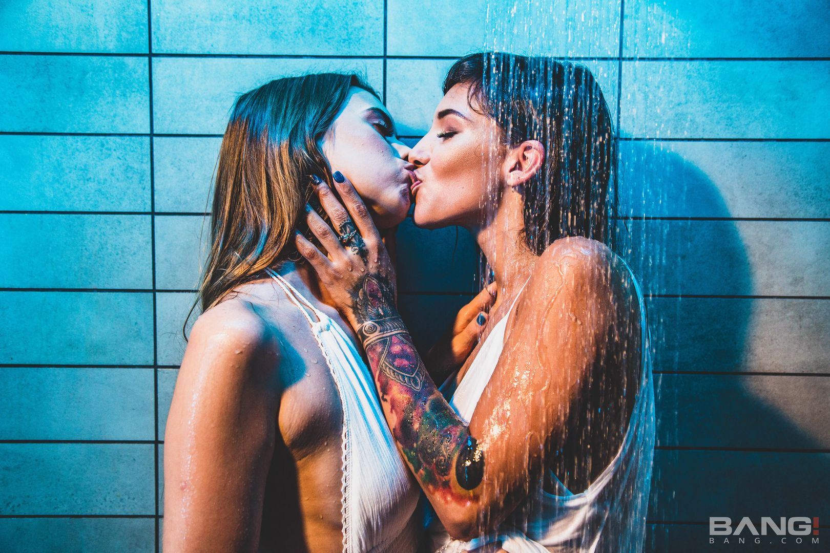 Jill Kassidy & Kitty Karrera Share Each Other And A Big Dick!