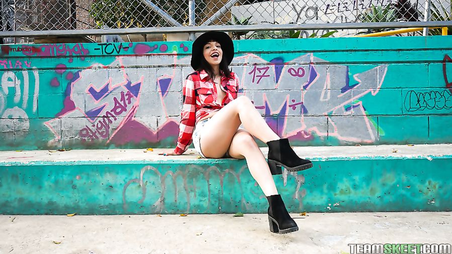 Ham And Pussy Slamwich