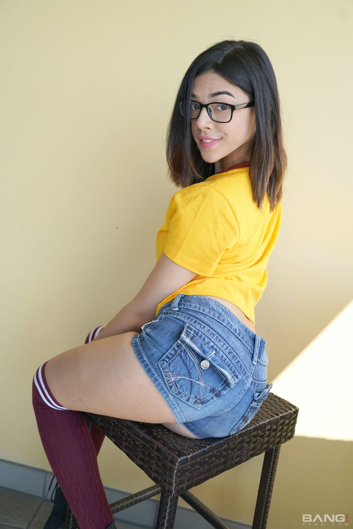 Harmony Wonder Is A Sweetheart That Has A Craving For Cock