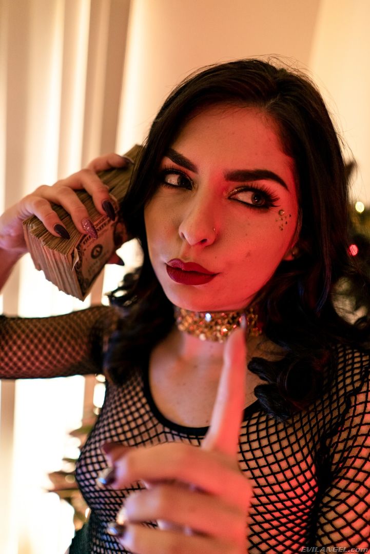 Stripper Keira's DP/Creampie Threesome