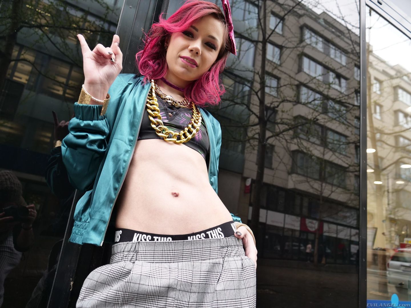 Gaping Kira: Big Cock Anal Fuck/A2M BJ