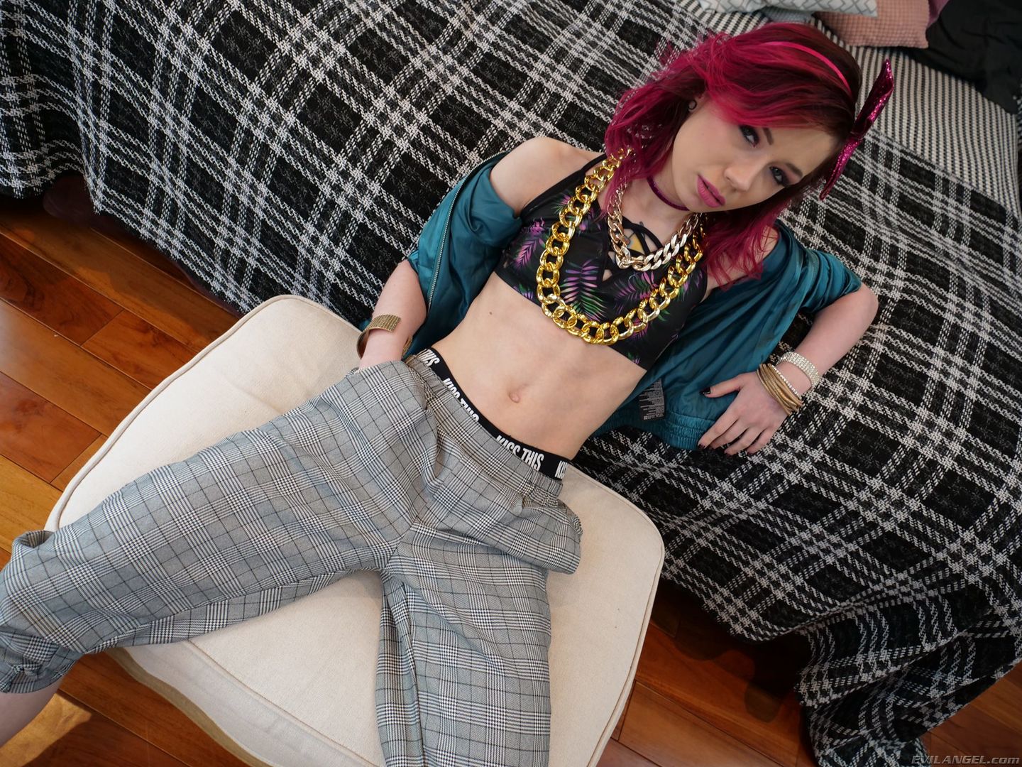 Gaping Kira: Big Cock Anal Fuck/A2M BJ