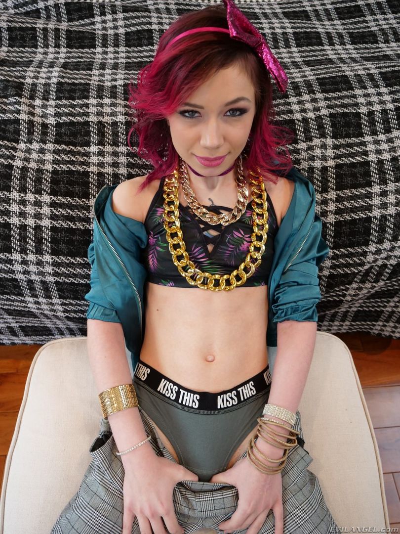 Gaping Kira: Big Cock Anal Fuck/A2M BJ