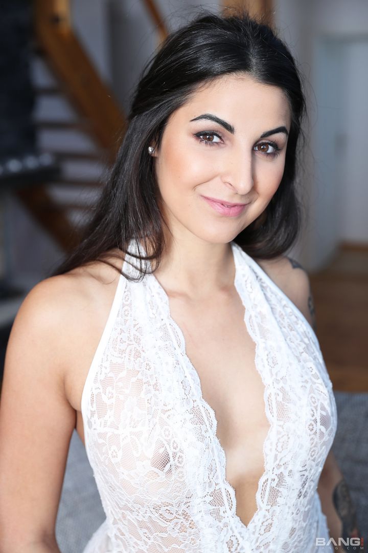 Stacy Sommers Gets Her Pussy And Ass Stuffed On A Pool Table!