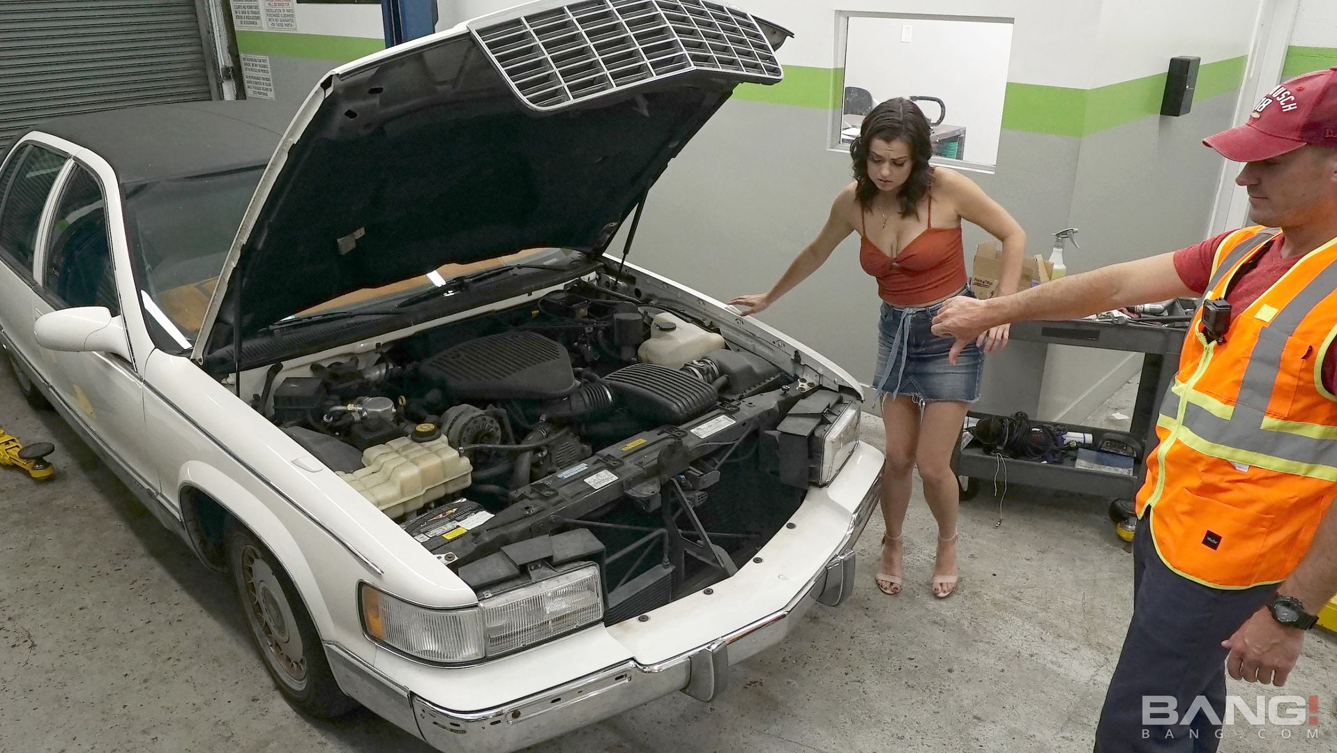 Samantha Gets Her Car Repaired In Exchange For A Mechanic Suck And Fuck