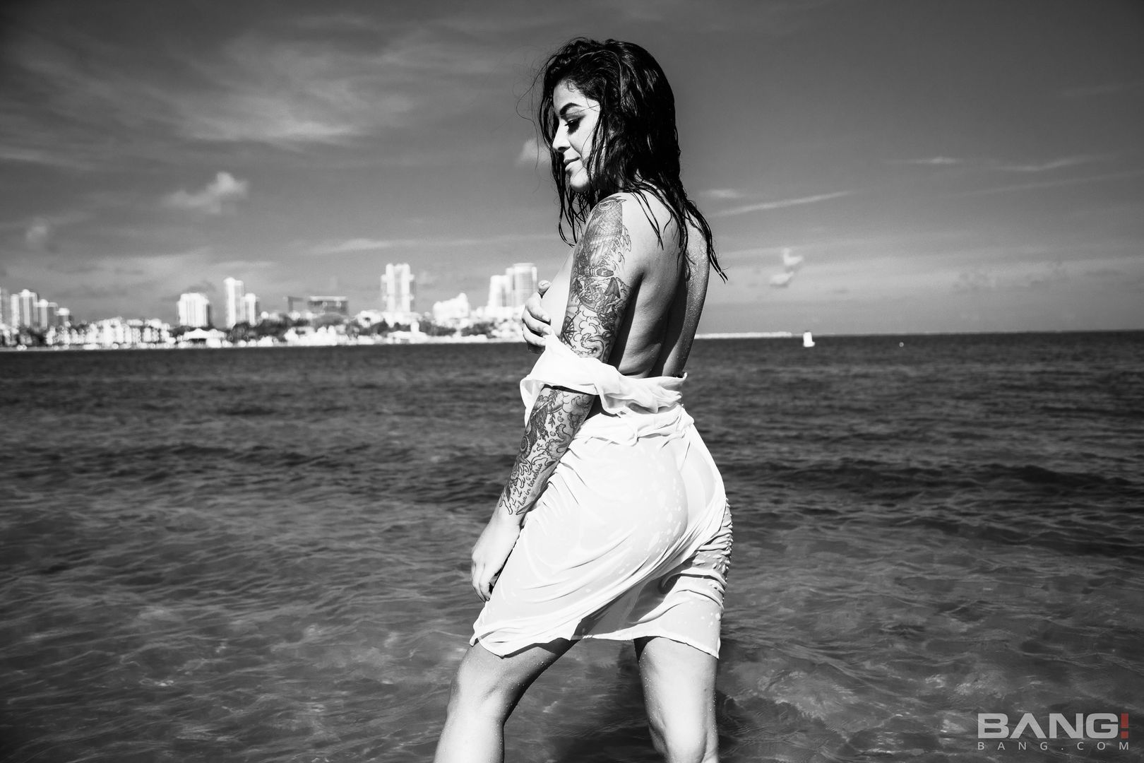 Mia Martinez Lubes Up Her Asshole To Get Destroyed By Dick