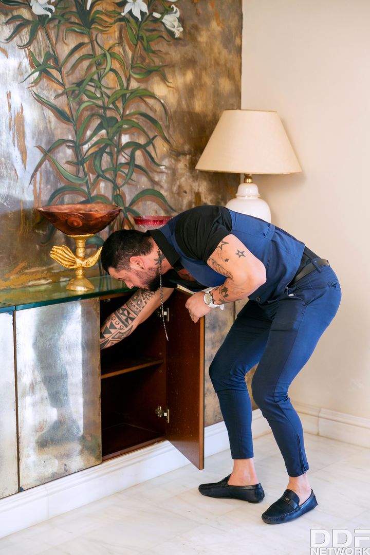 Milf Maid Fucked By Thief