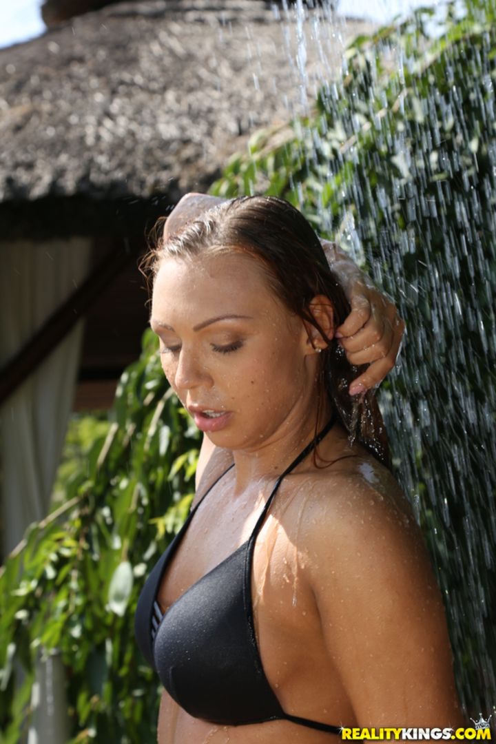 Sapphic Shower Sluts