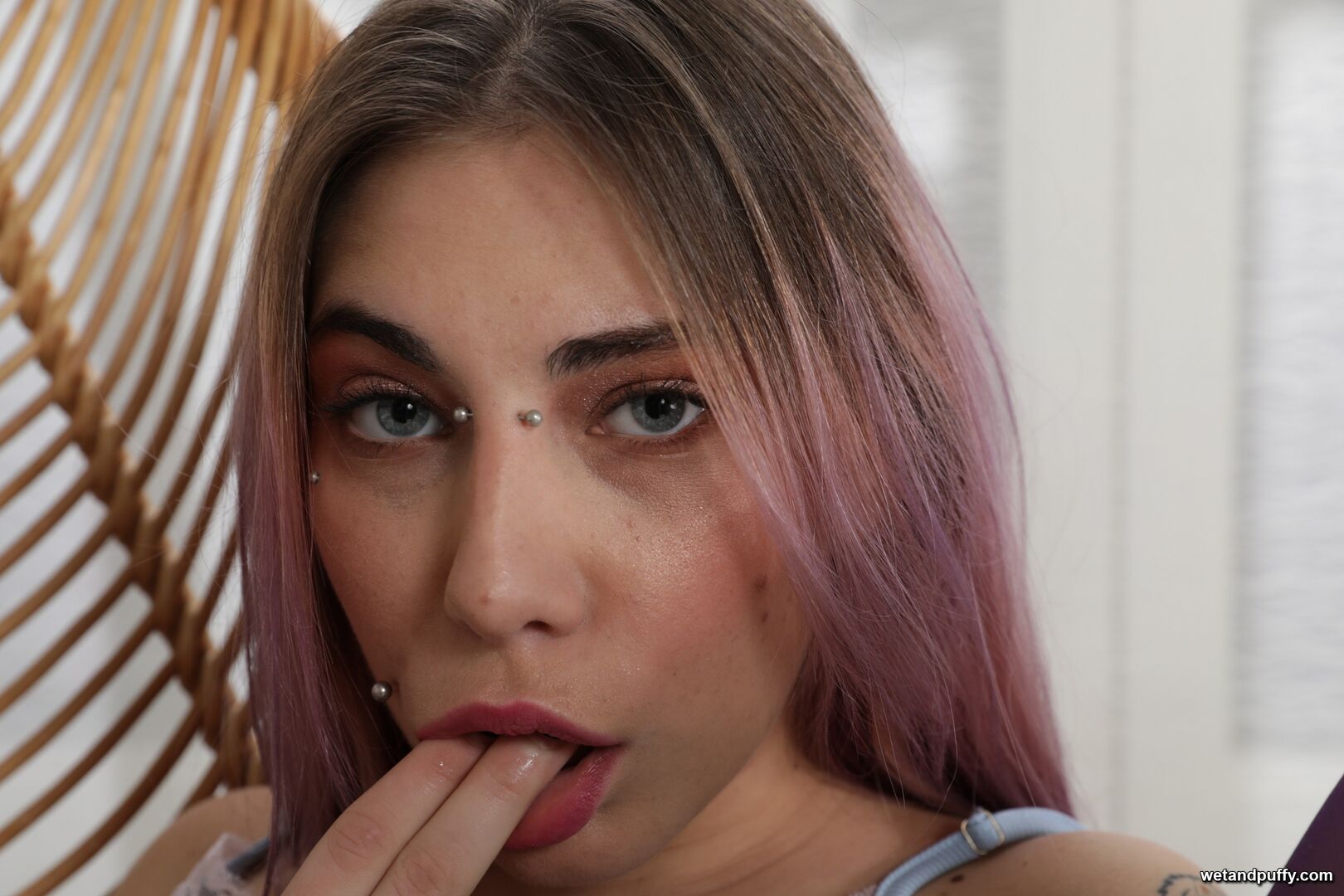 DALIA — ALT BABE DEBUT