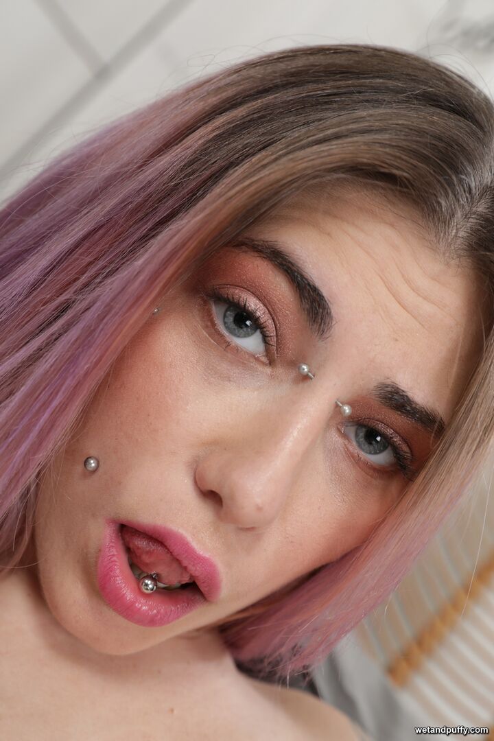 DALIA — ALT BABE DEBUT