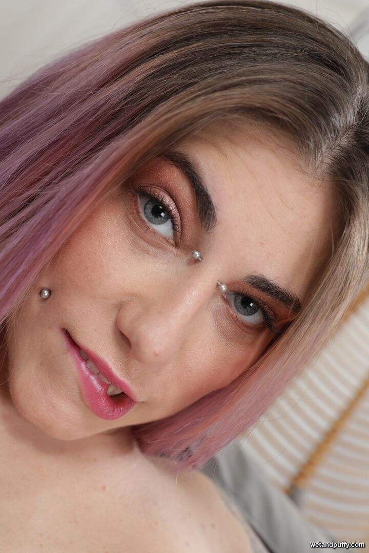 DALIA — ALT BABE DEBUT