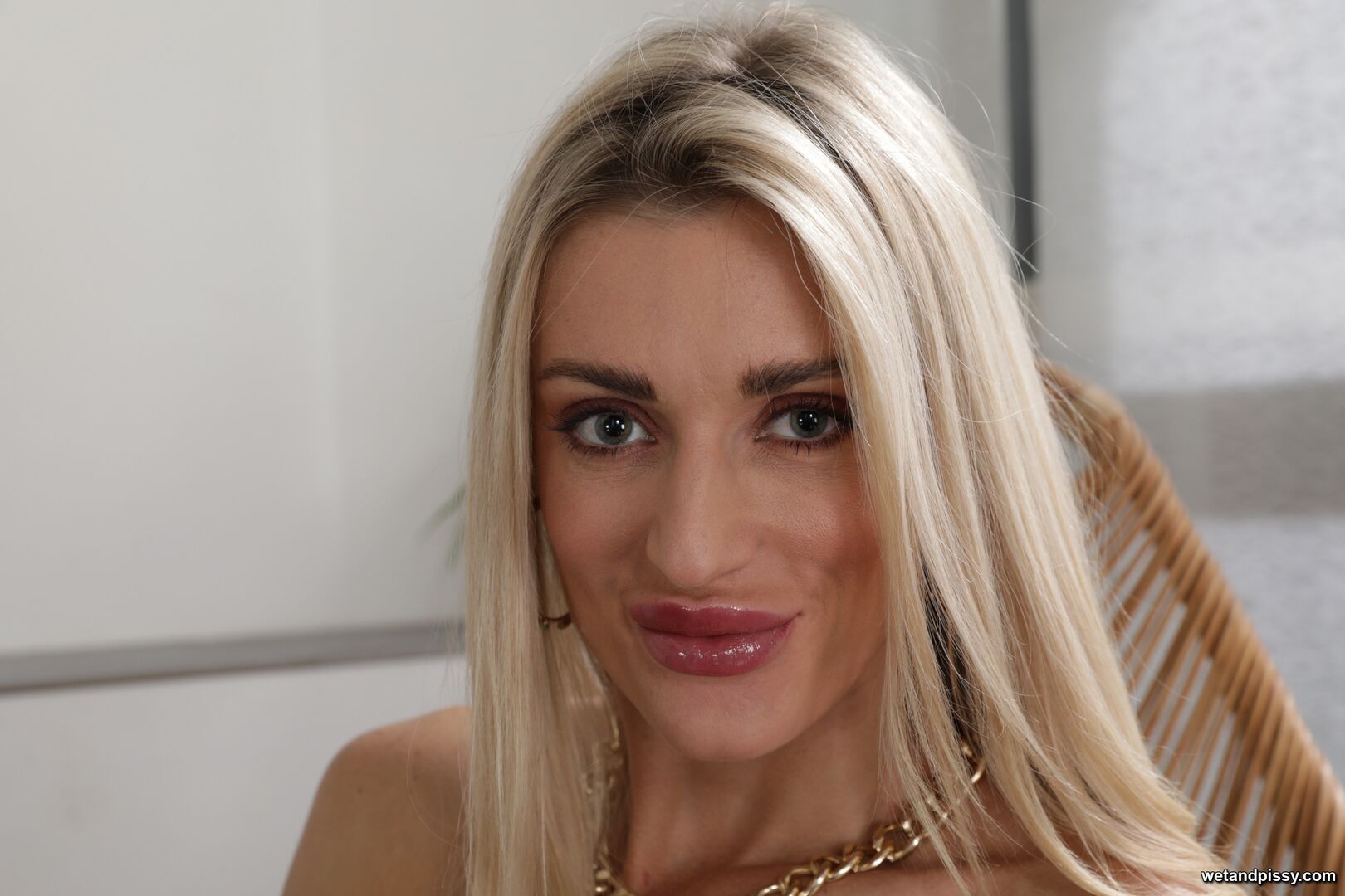 BELLA B — GUSHING THROUGH