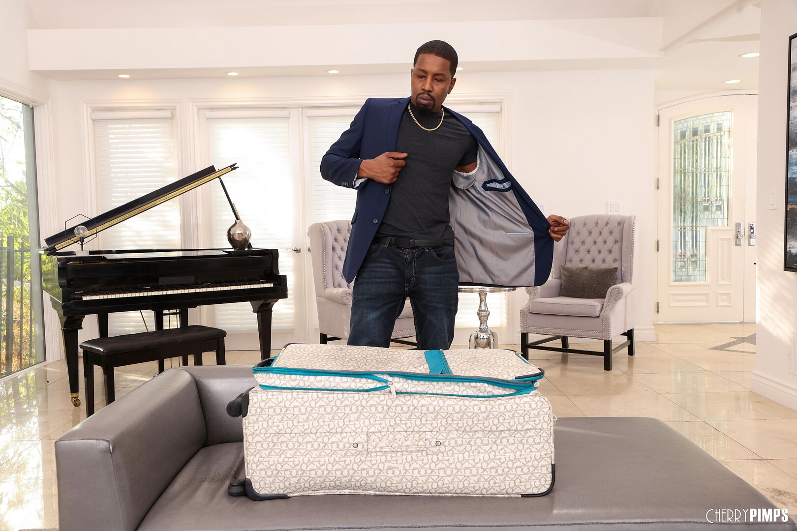 Stow Away Pussy