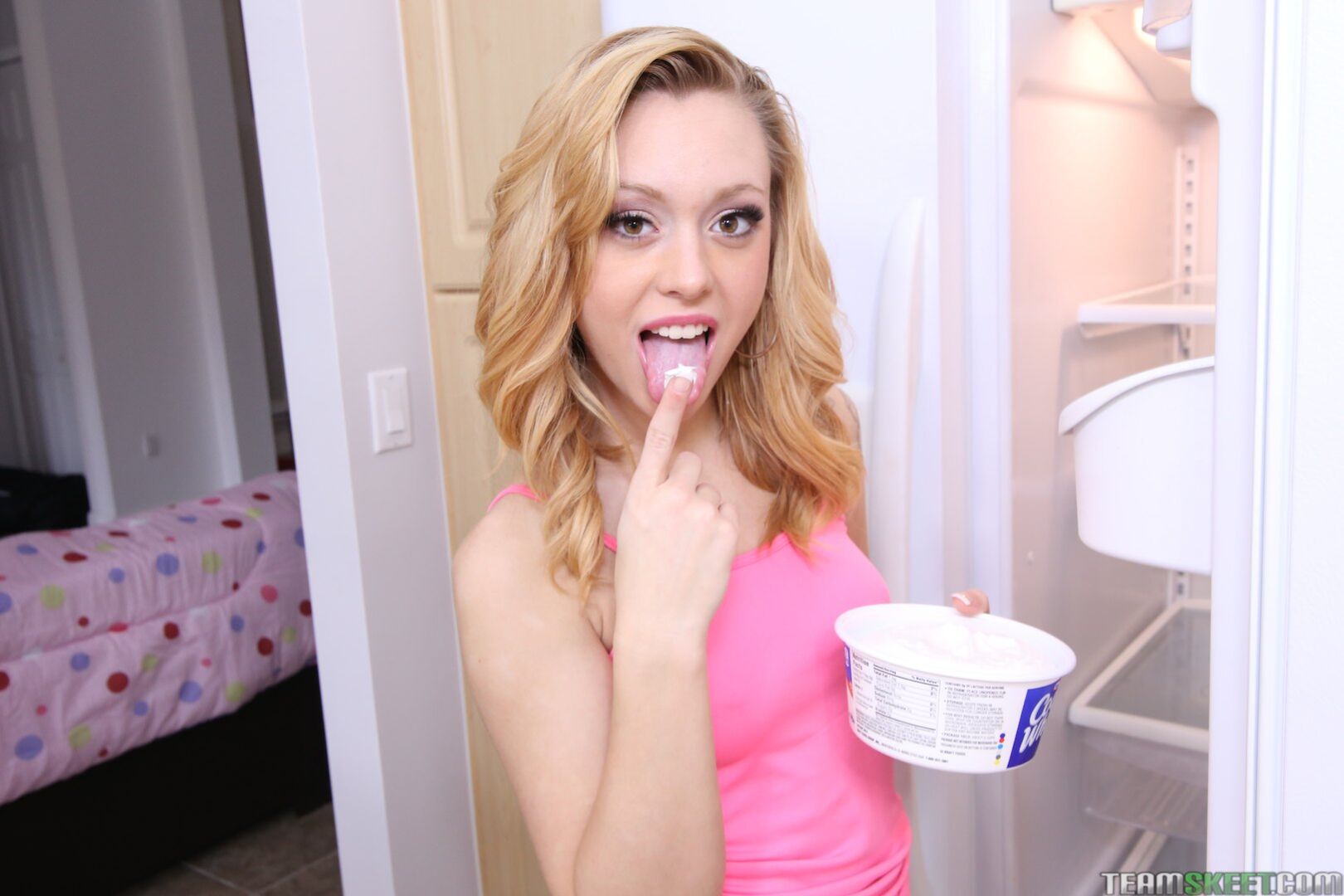 White Girl With A Big Ole Booty!