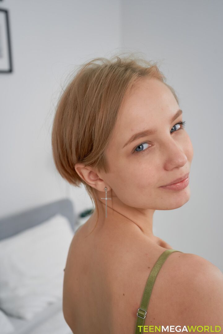 Excited cutie gets solo satisfaction