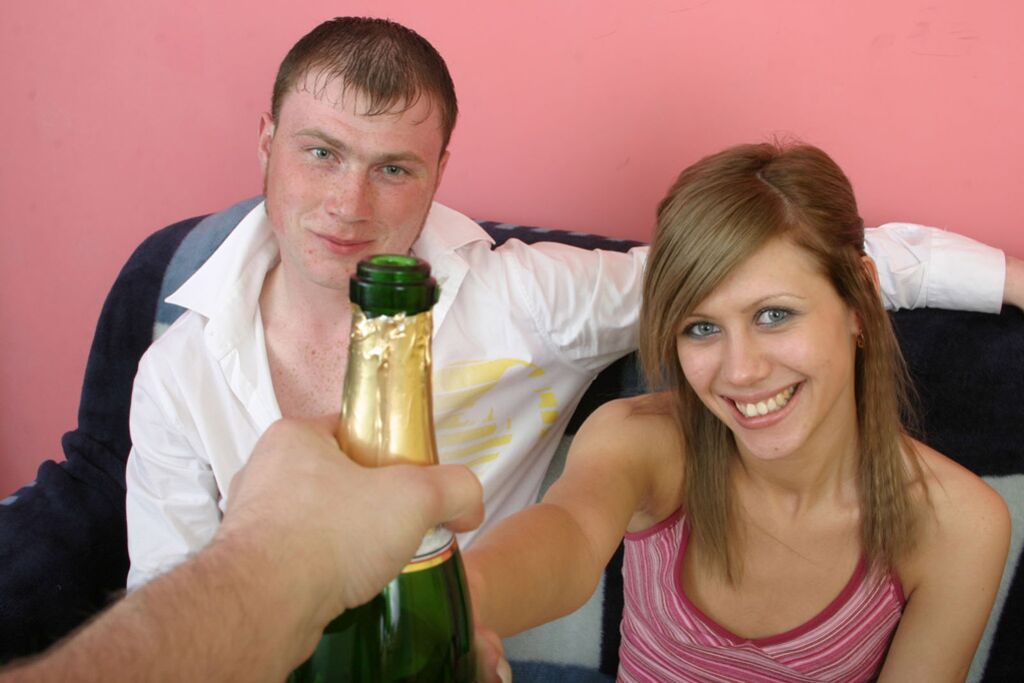 TWO DUDES FUCK HAPPY TEEN