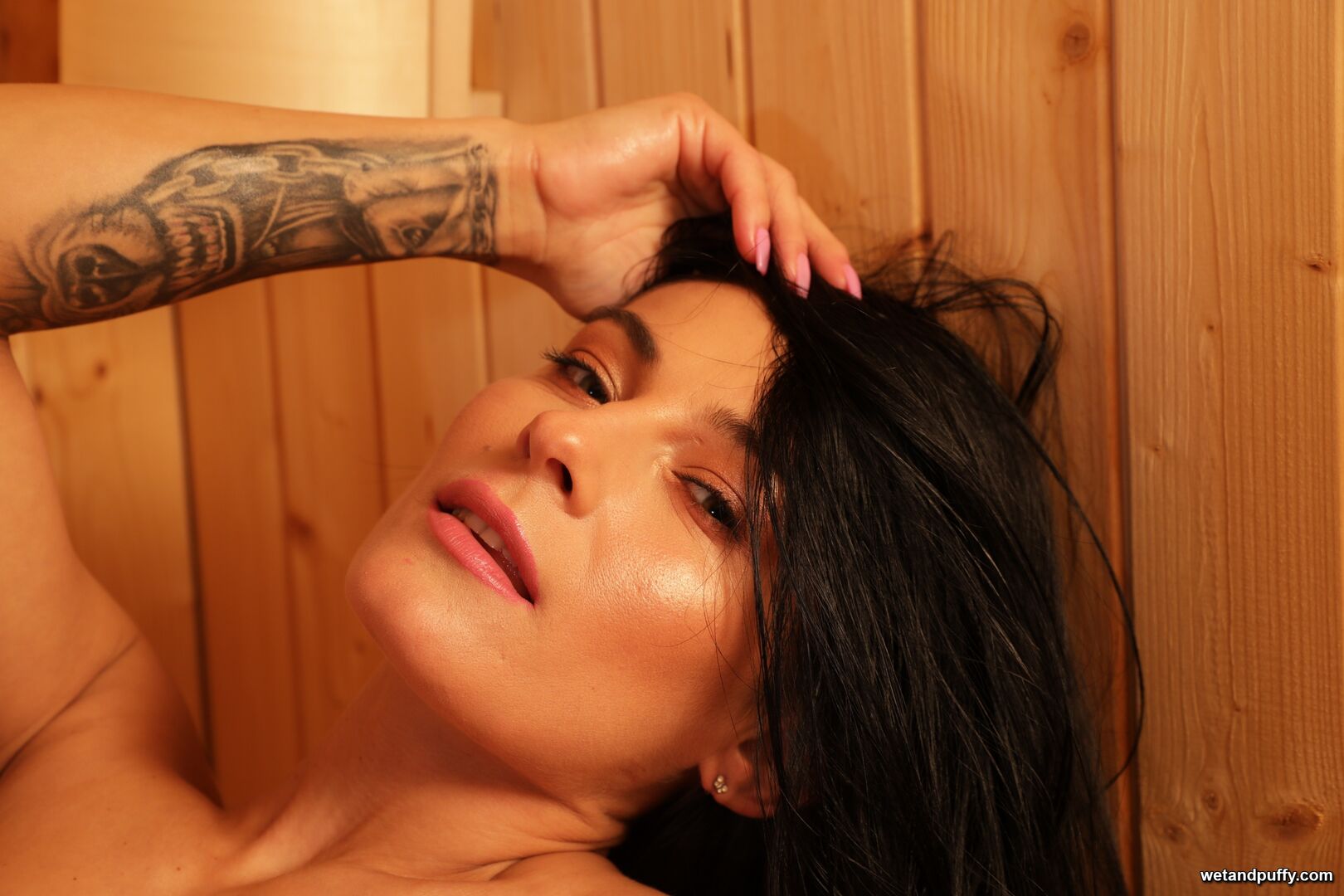 LEXI DONA — PLEASURABLE SAUNA