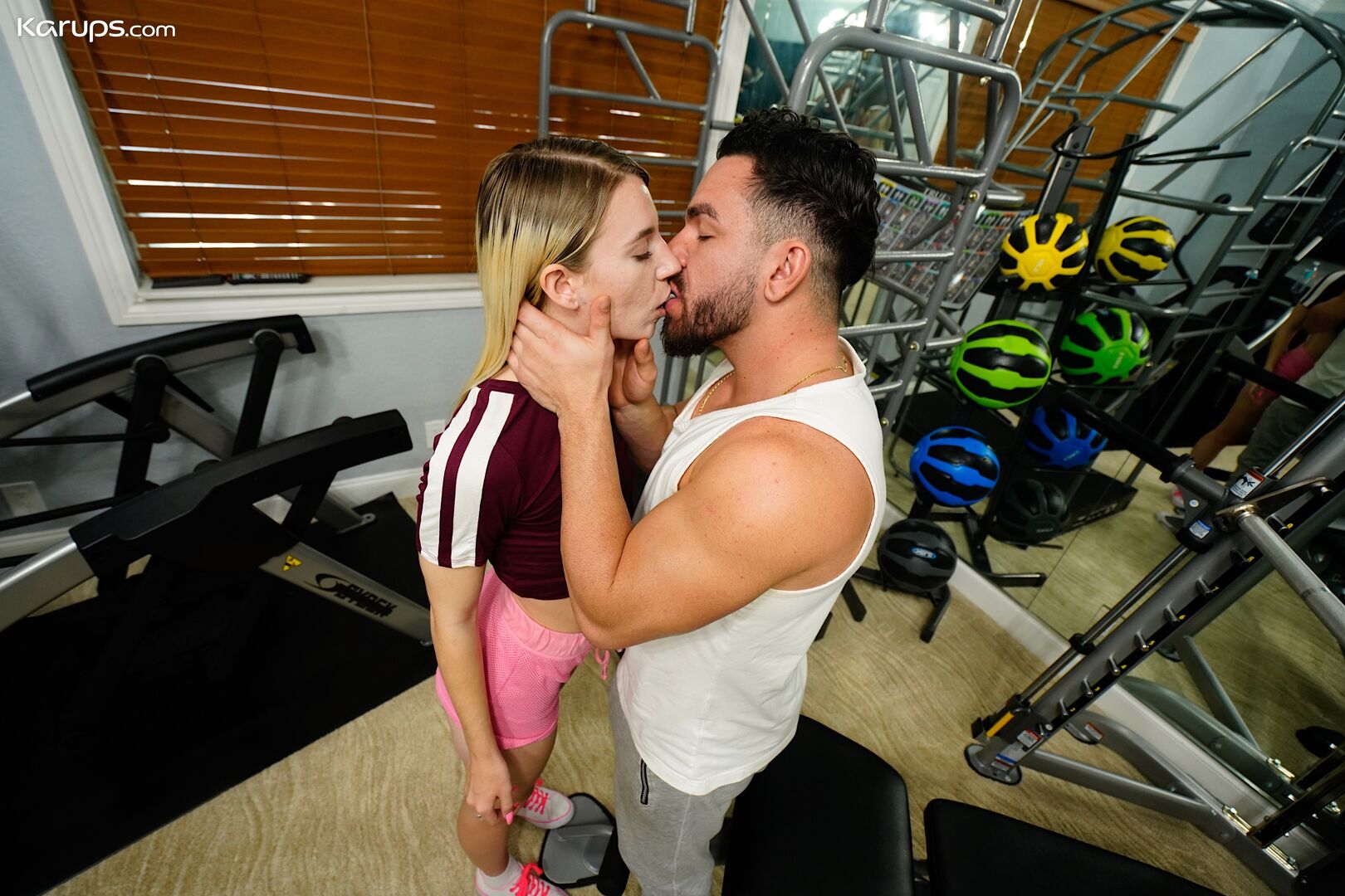 JIZZED ON GYM SLUT