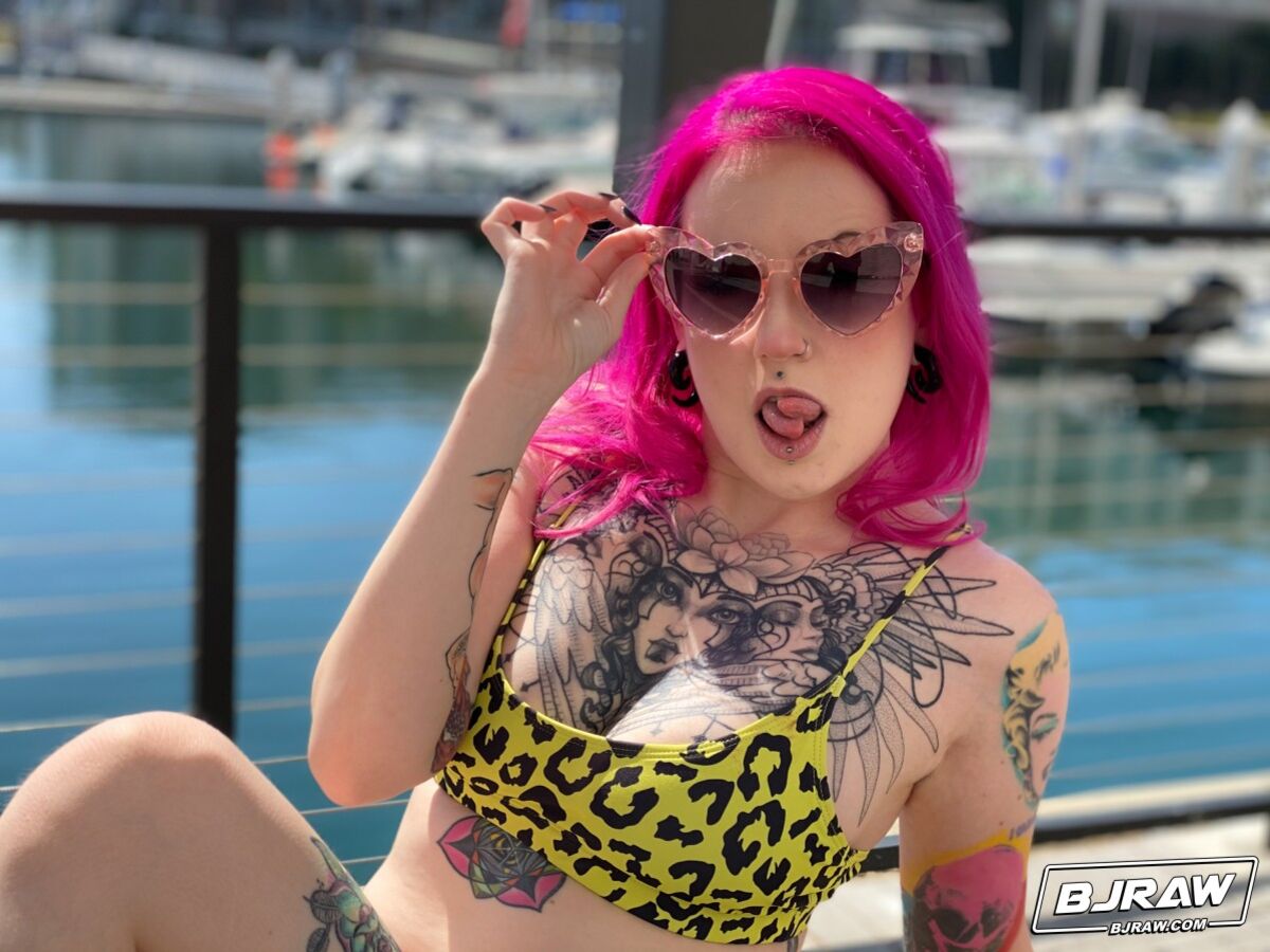 Lady Loves To Lick