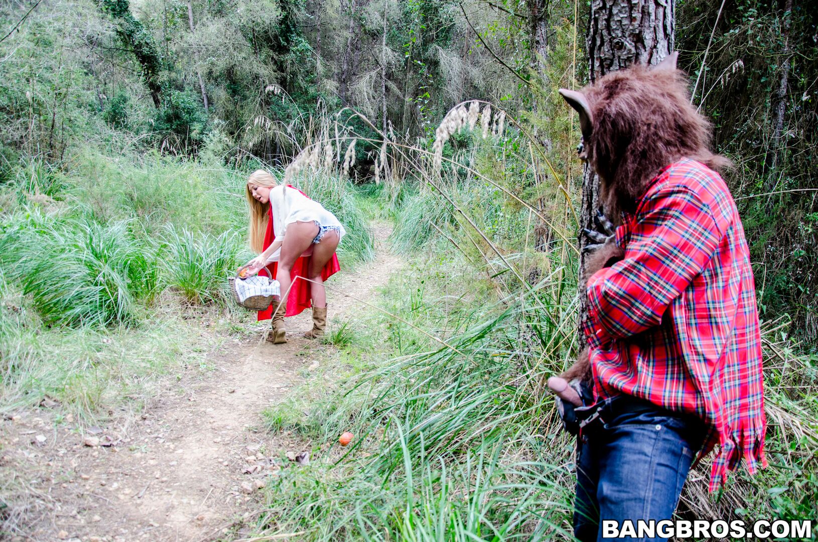 Big tit creampie outsides in the woods