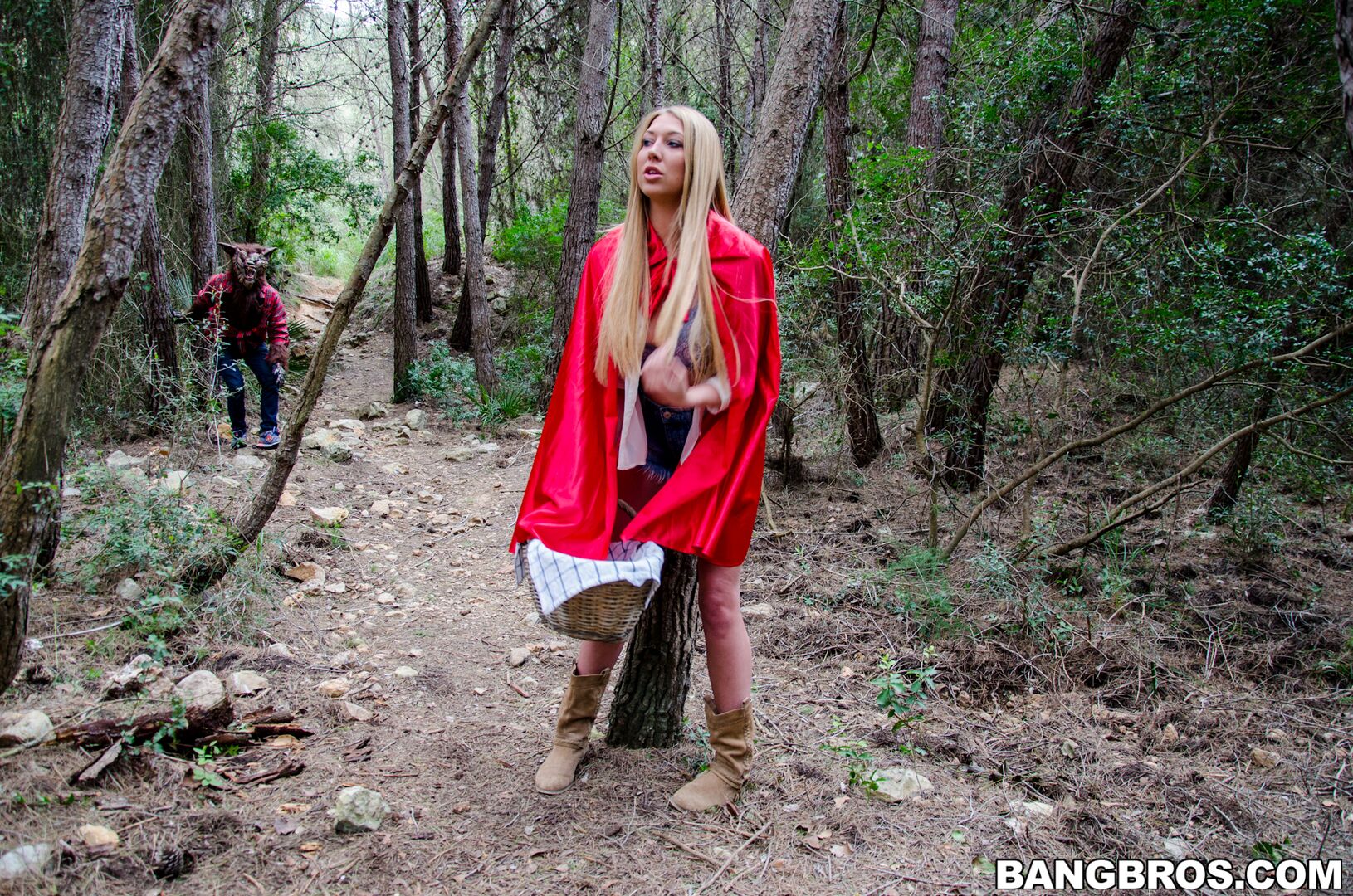 Big tit creampie outsides in the woods