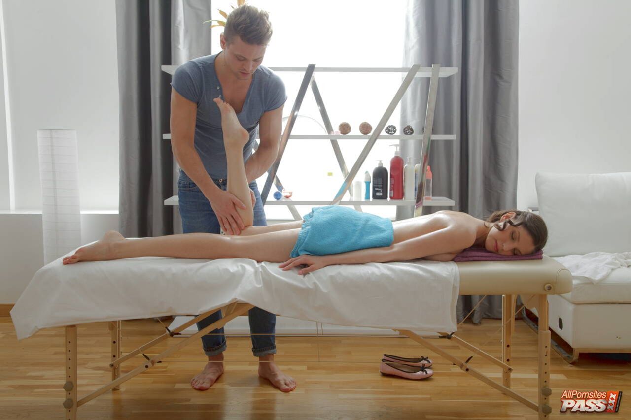 Hot teen fucked during massage