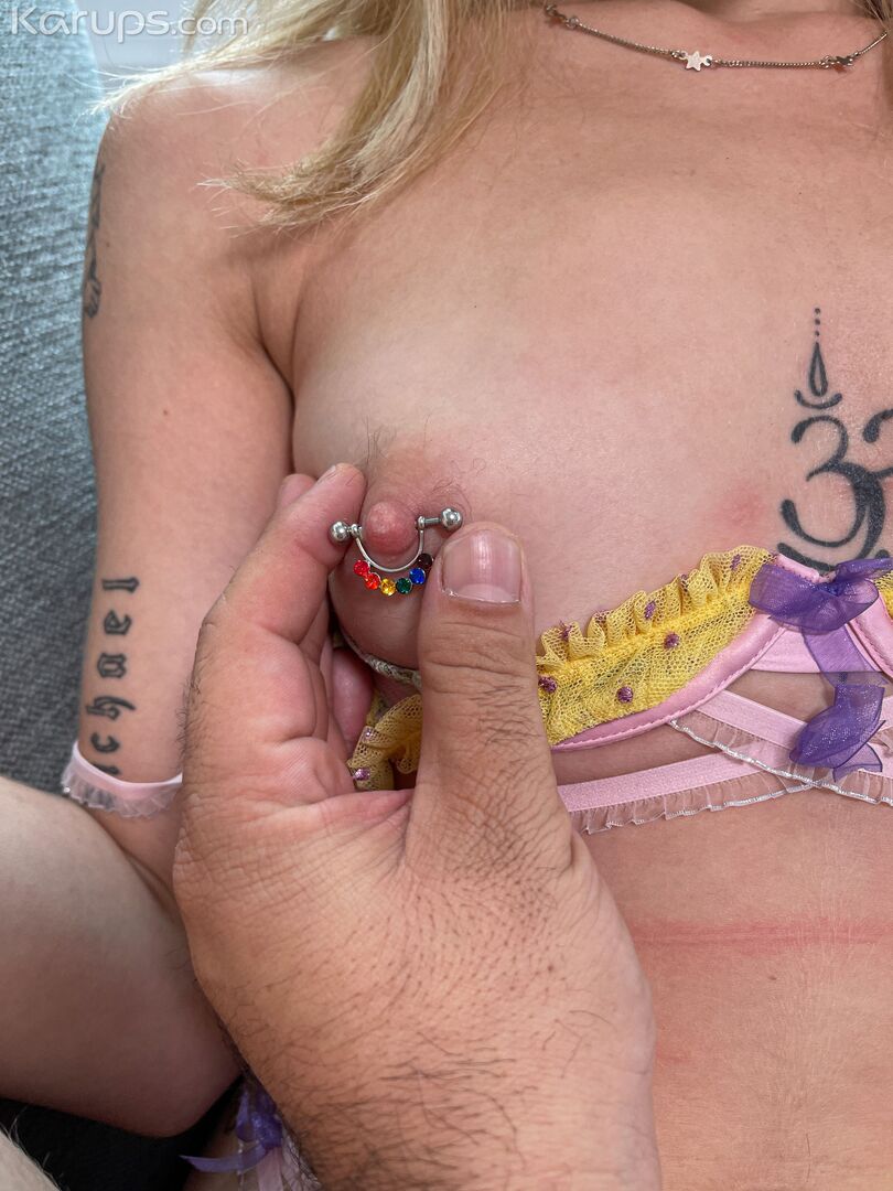 NAUGHTY NIECE