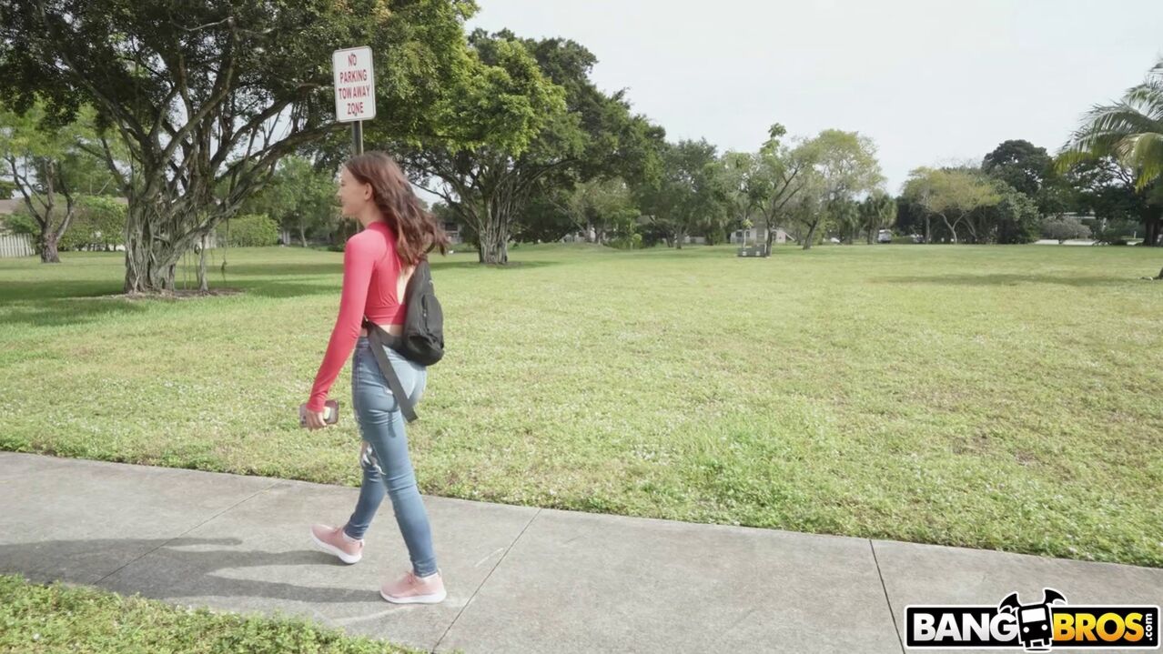 Model Desperate For Cash