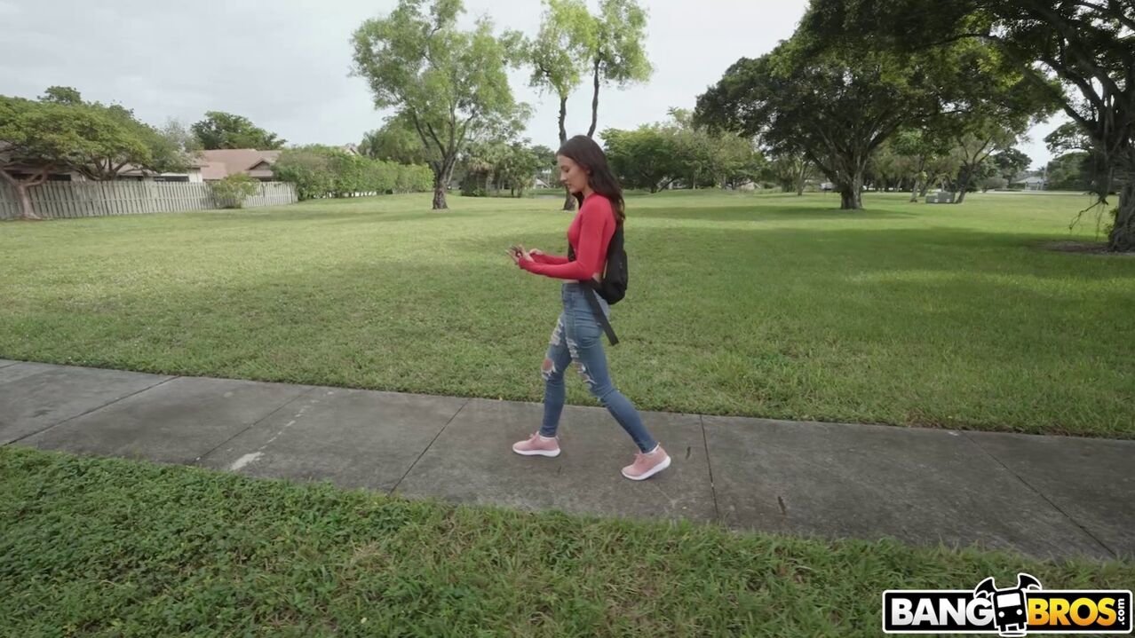 Model Desperate For Cash