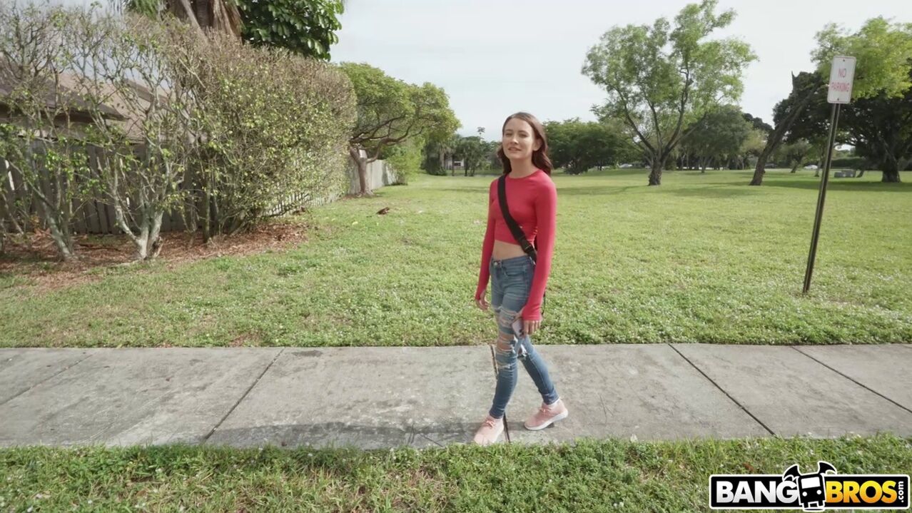 Model Desperate For Cash