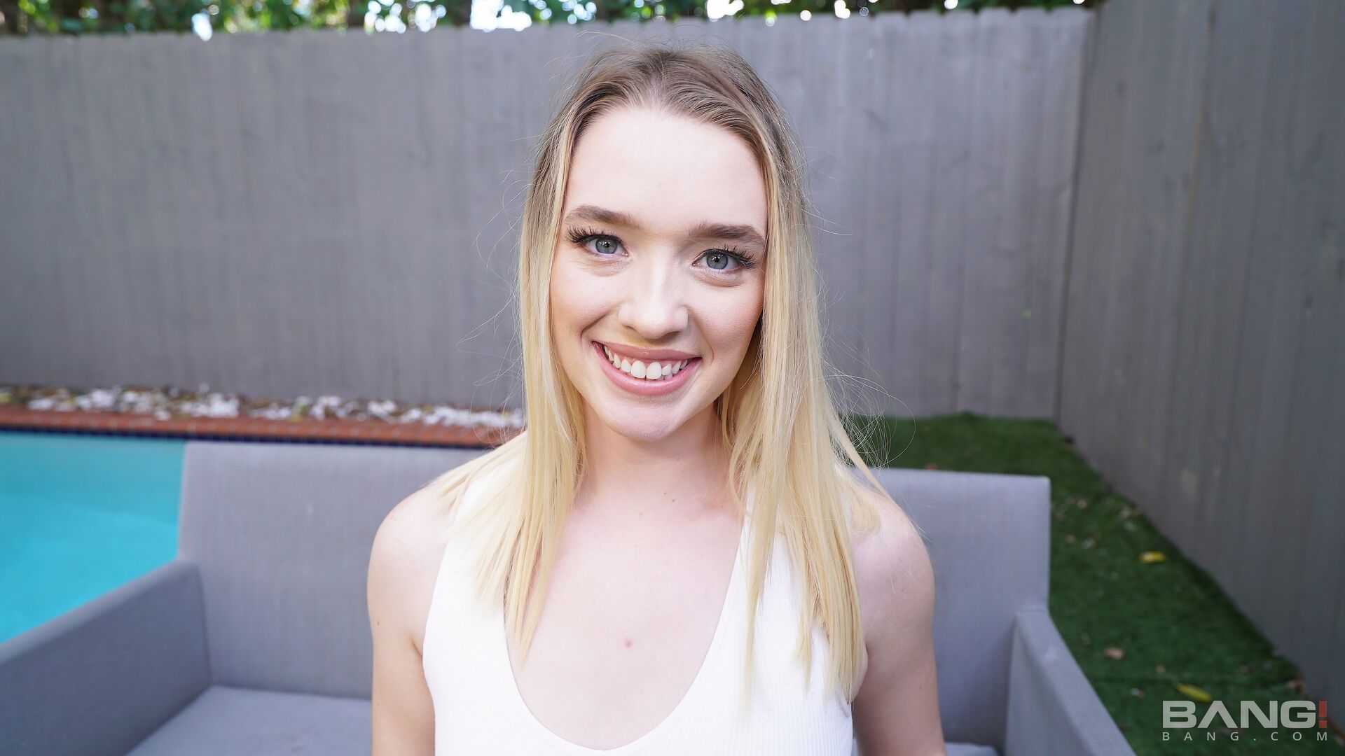 Teen Juliette Mint Takes A Fat Cock Up Her Snatch