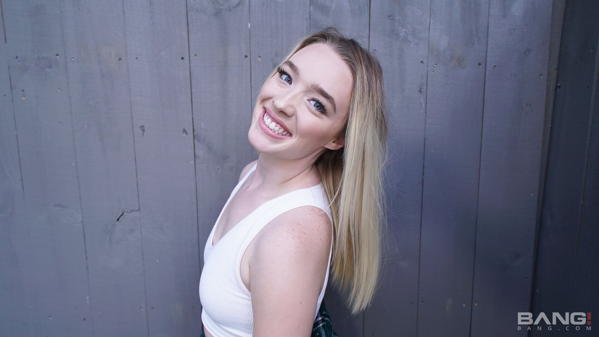Teen Juliette Mint Takes A Fat Cock Up Her Snatch