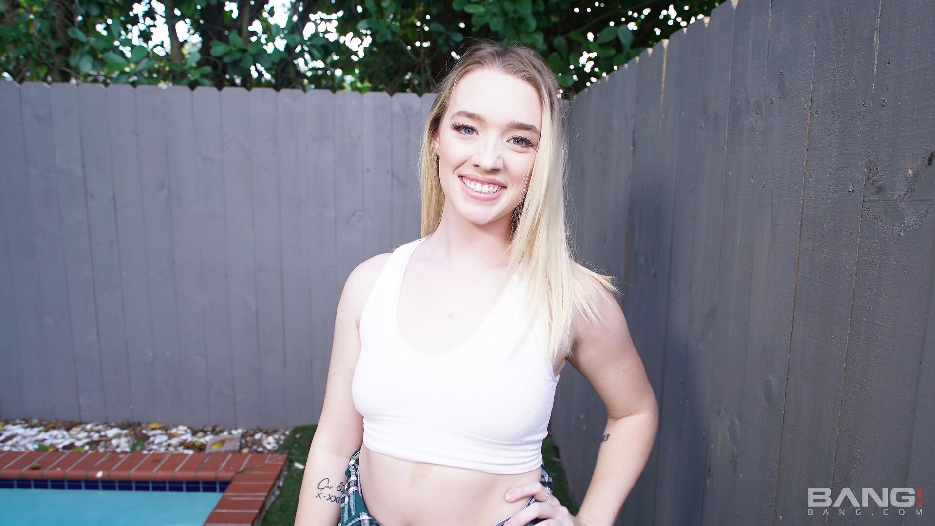 Teen Juliette Mint Takes A Fat Cock Up Her Snatch