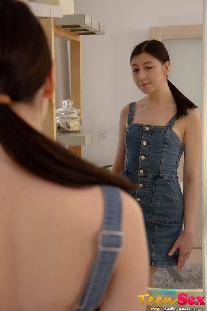 TEEN BEAUTY MASSAGE & CREAMPIE