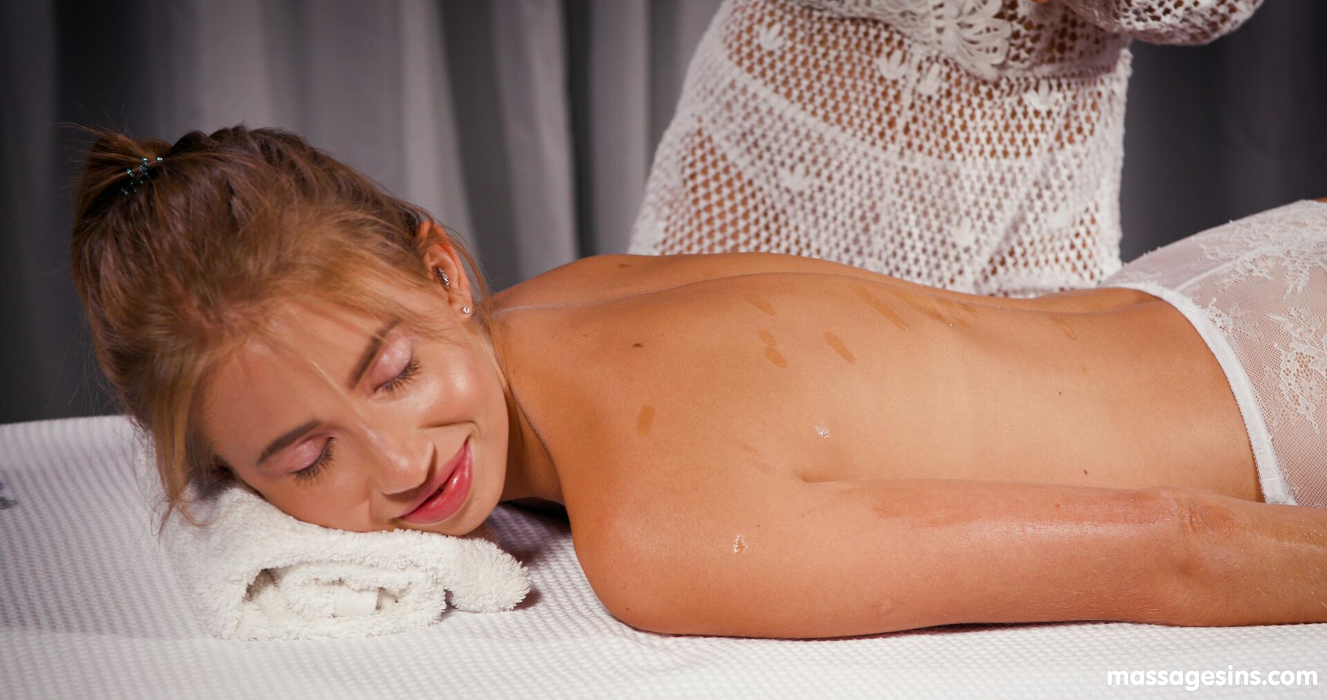 Sensual lesbian massage