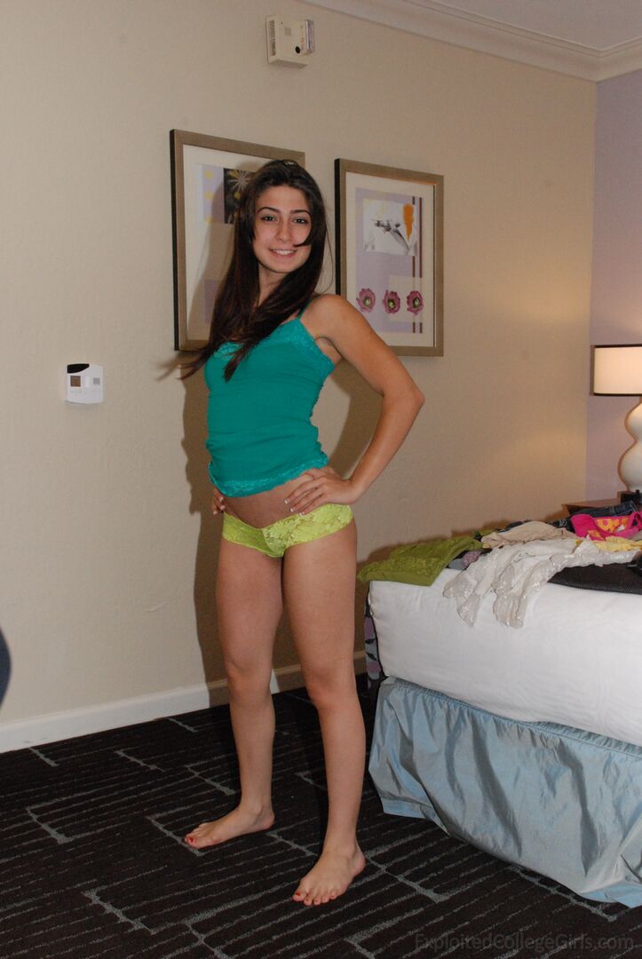 Desirae 012830