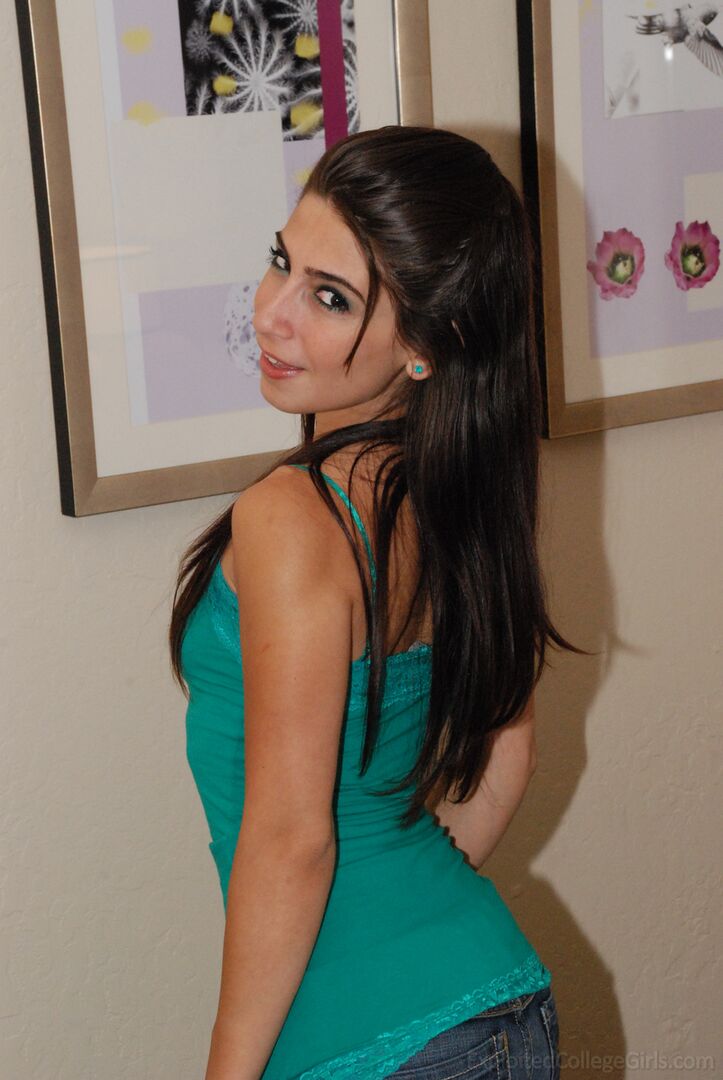 Desirae 012830