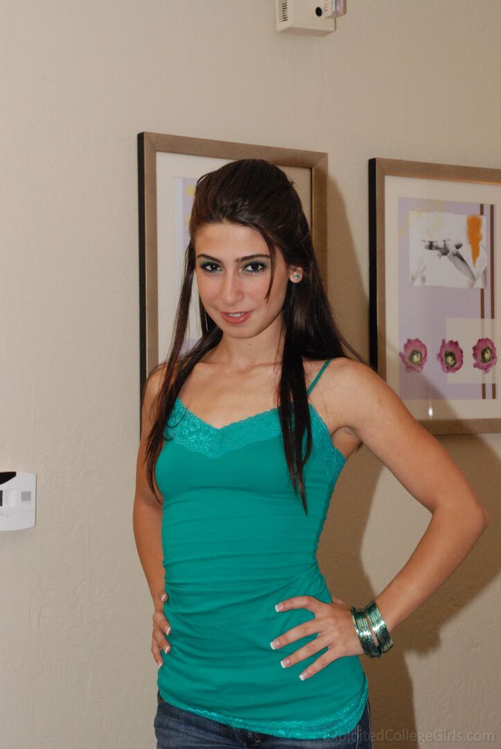 Desirae 012830