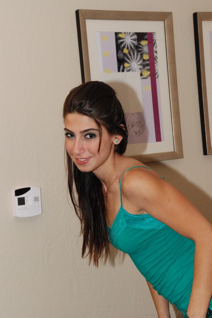 Desirae 012830