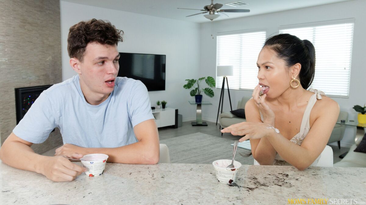 Stepmom Loves Cum - S2:E4