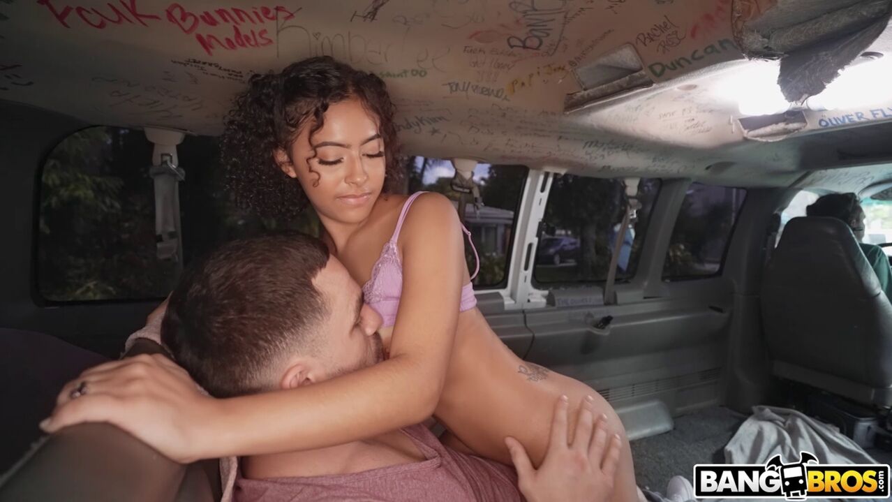Cute Girl Gets Fucked For Cash