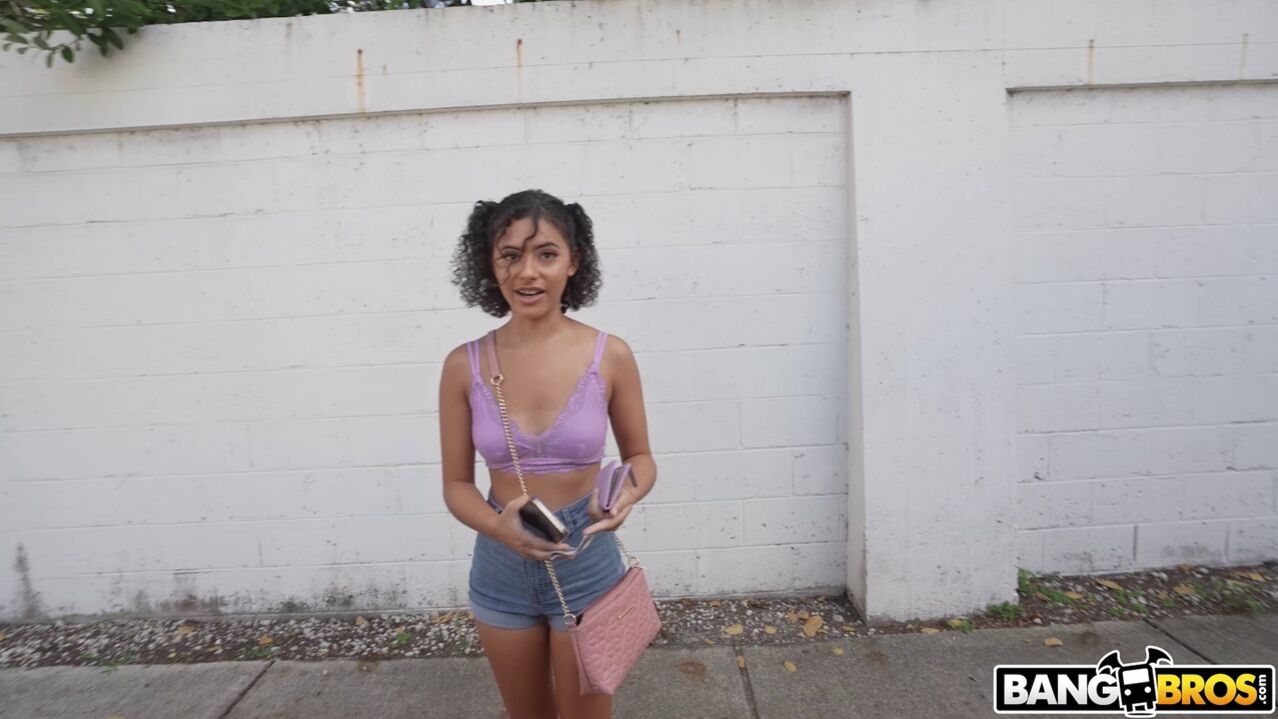 Cute Girl Gets Fucked For Cash